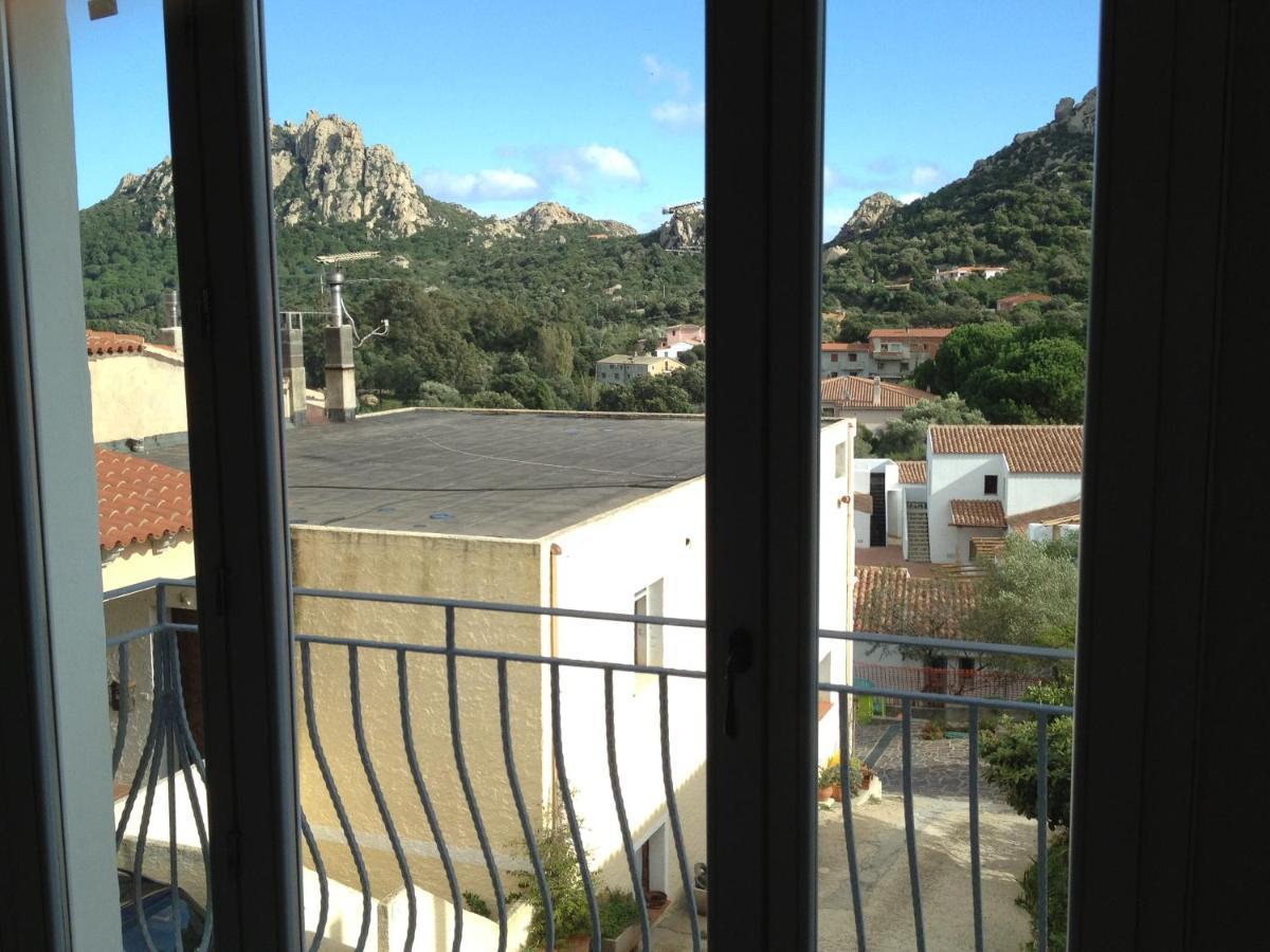 Antica Dimora La Corona San Pantaleo Eksteriør billede