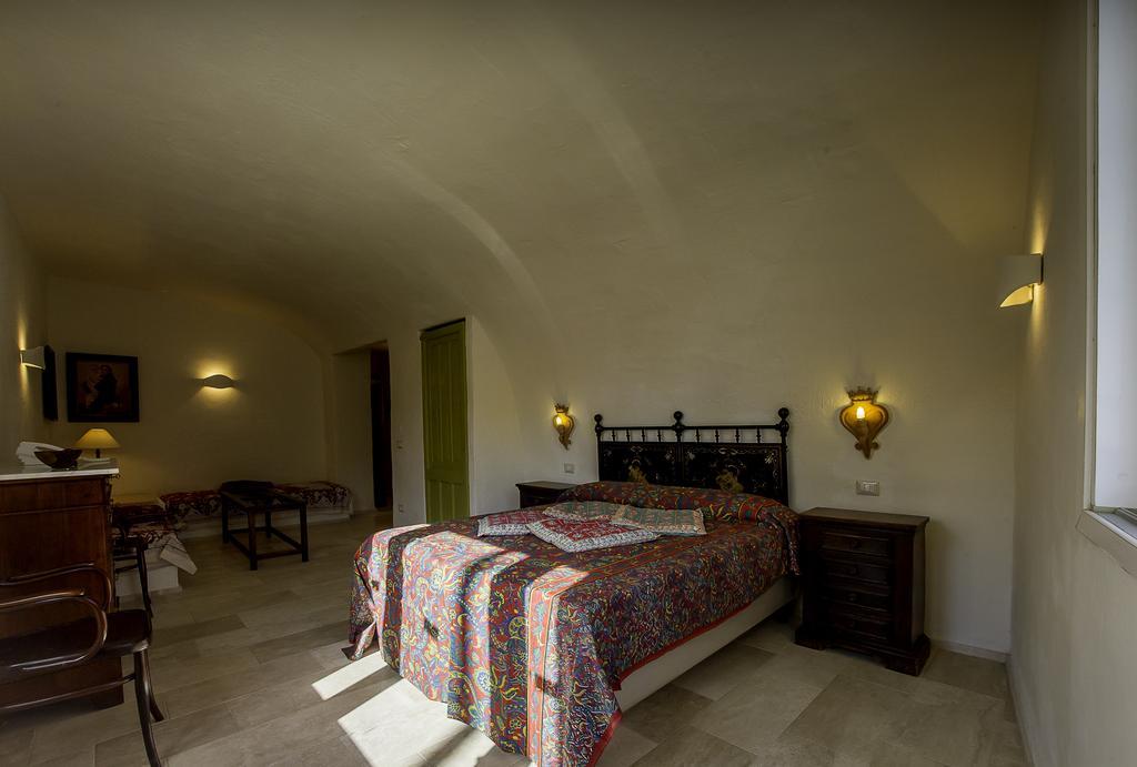 Antica Dimora La Corona San Pantaleo Værelse billede